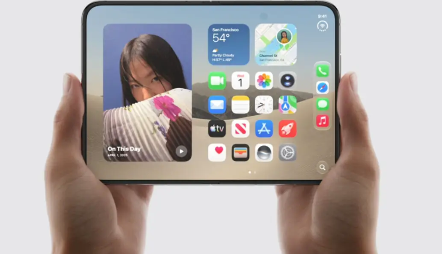 iPhone Duo öppen i liggande läge mellan två händer